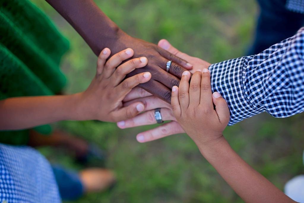 Buscan adoptantes para dos hermanitos de La Rioja que quieren seguir viviendo juntos
