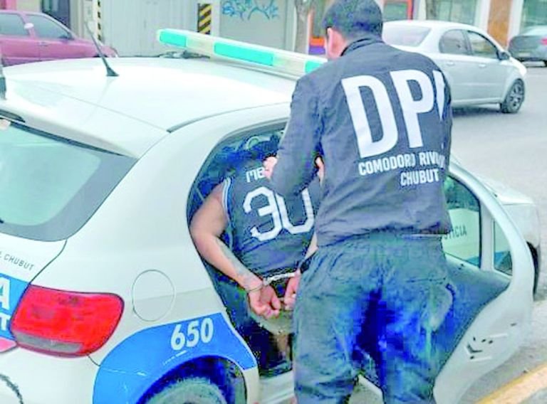 Archiconocido delincuente comodorense fue detenido tras audaz y violento asalto en la localidad de Trevelin