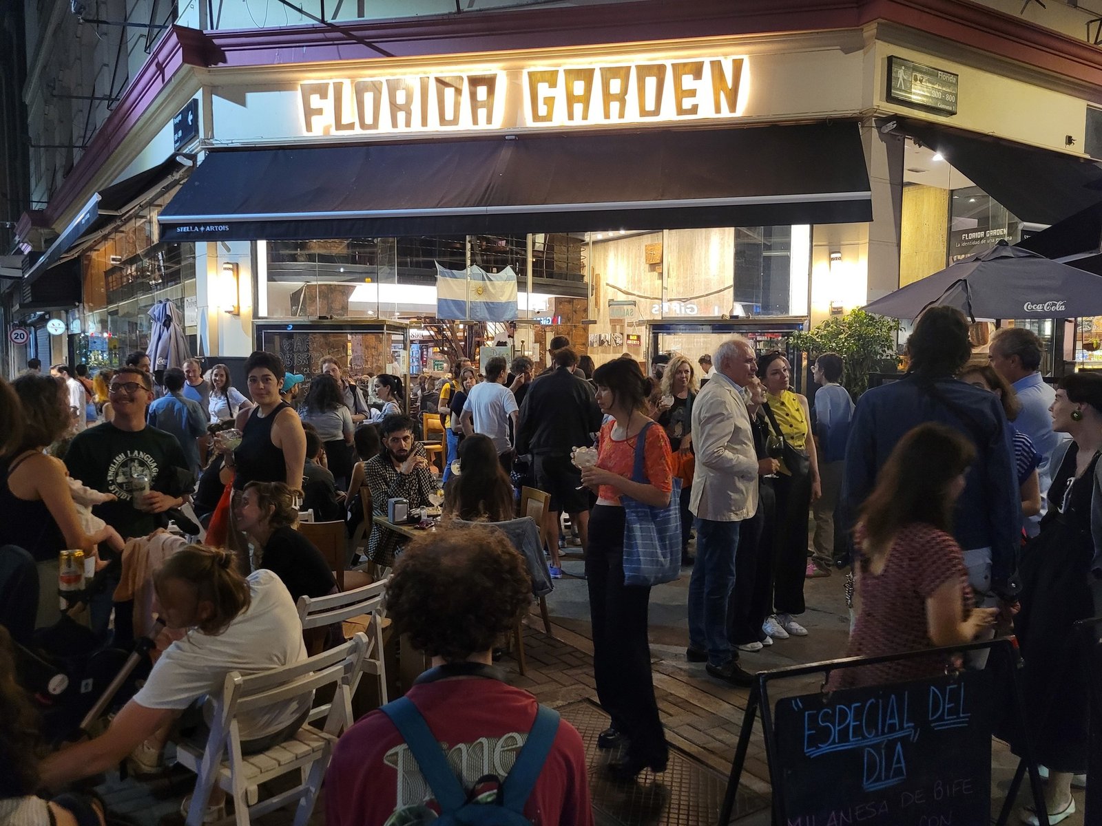Cómo es Bar de Viejes, el proyecto que busca rescatar viejos cafés con actividades culturales