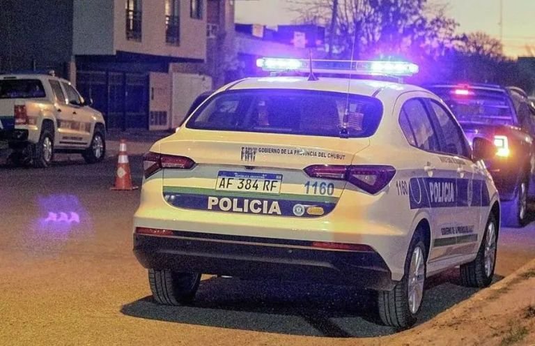 Dos mujeres detenidas por “llevarse sin pagar” tres botellas de whisky