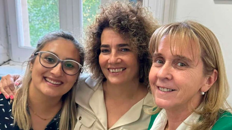 El circo libertario llegó a Bahía Blanca | Un legislador denunció que sus compañeras de La Libertad Avanza le robaron una cadena de oro