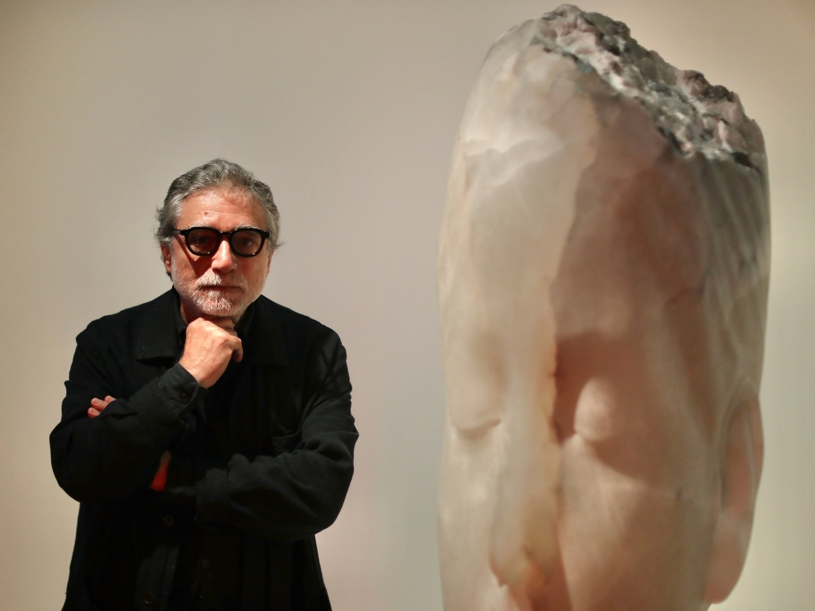 El escultor catalán Jaume Plensa presenta 30 años de carrera en Madrid