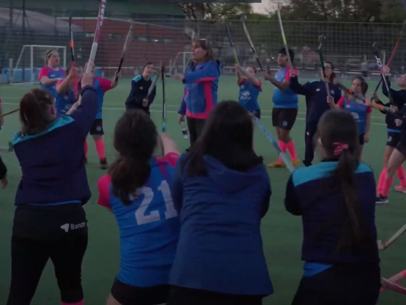 El hockey transformó la vida de su hija con síndrome de Down y ella se dedicó a promover el deporte inclusivo