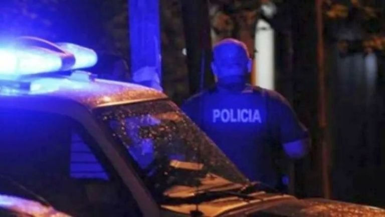 Femicidio: asesinaron a una mujer a balazos en la cara dentro de su casa y detuvieron al esposo
