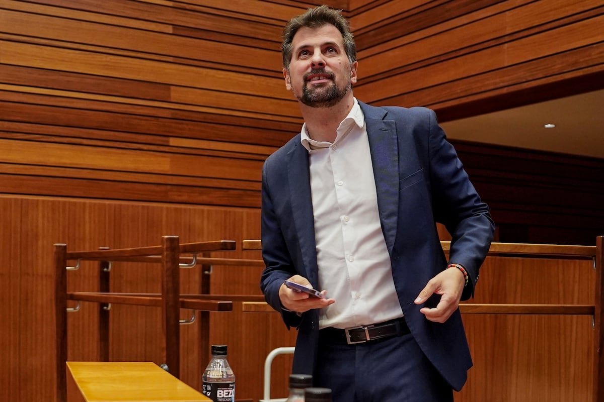 Ferraz acuerda con el PSOE de Castilla y León que las primarias se celebren después de Reyes | España