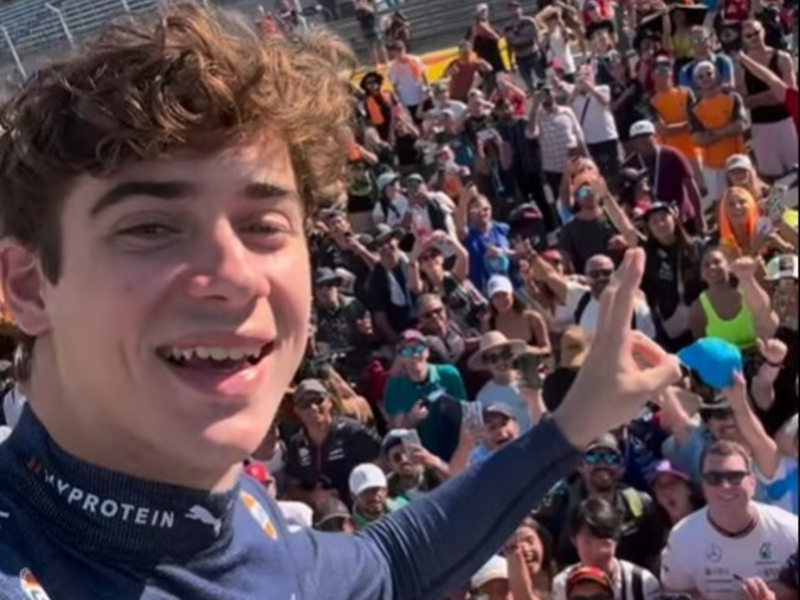 Franco Colapinto celebró con una recta llena de argentinos y palpitó su llegada con la Fórmula 1 a Brasil