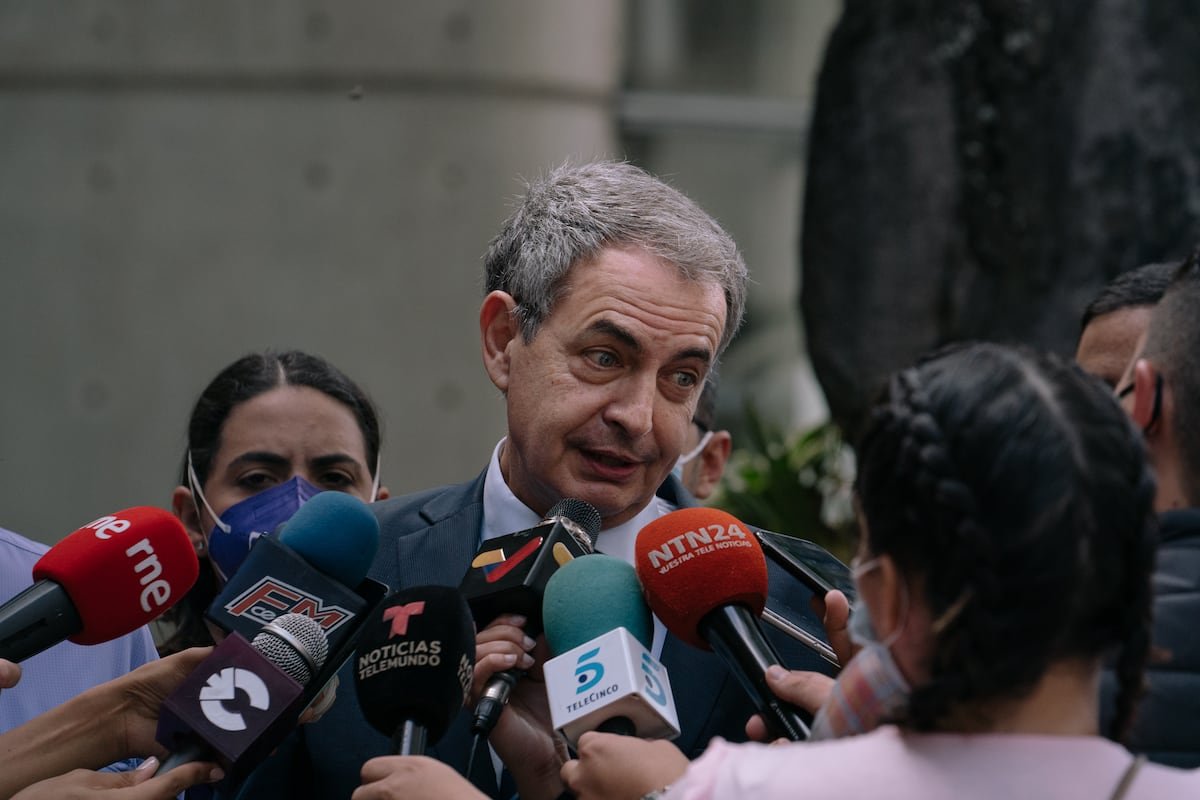 La Audiencia Nacional rechaza una querella contra Zapatero por delitos de lesa humanidad y torturas en Venezuela | España