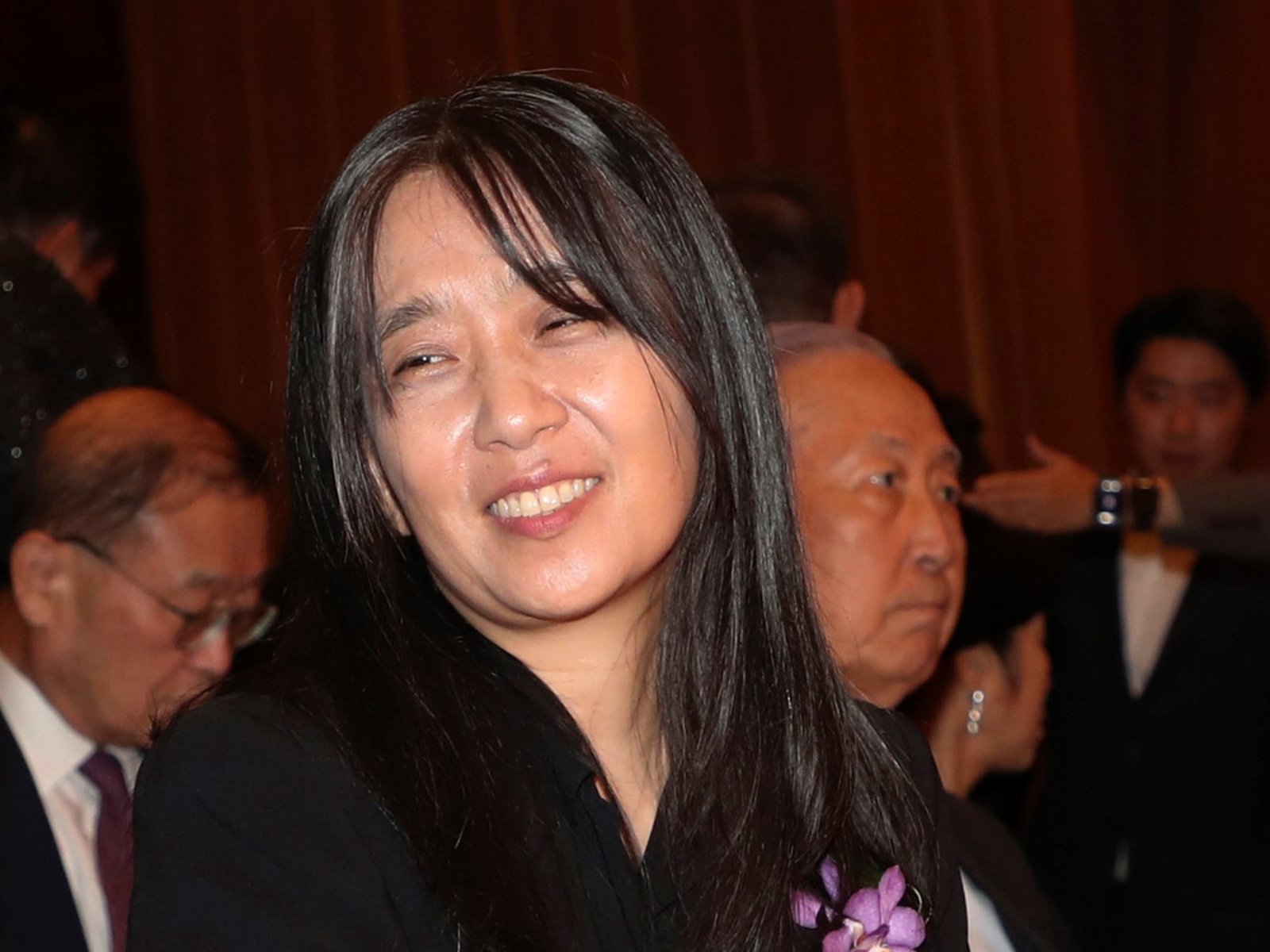 La traductora de la Nobel Han Kang elogia su obra, mientras ella anuncia una nueva novela