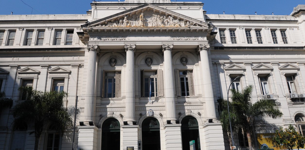 Las carreras de Economía y Administración de la UBA serán un año más cortas