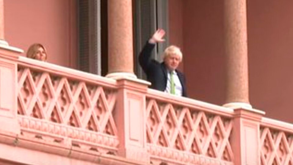 Milei y Boris Johnson: Mick Jagger, Beatles pero ni una palabra de Malvinas | El insólito encuentro en Casa Rosada