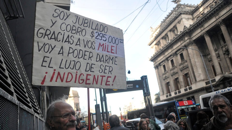 Para el Gobierno, el ajuste a los jubilados es “una sensación” | Tras el veto de Milei a la fórmula de movilidad