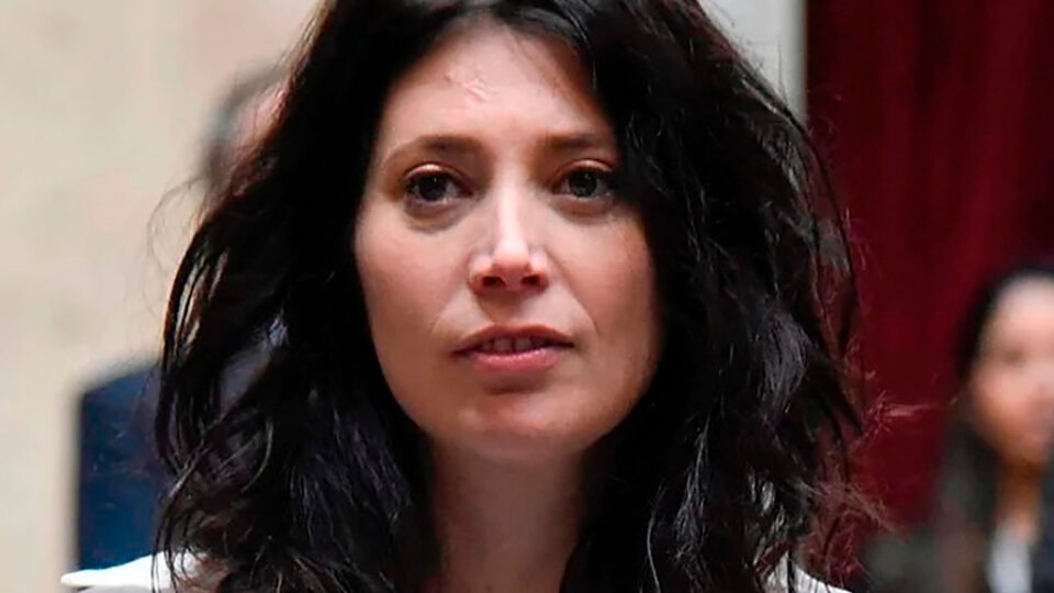 Sabrina Ajmechet le dice sí al doble sueldo pero no a que las universidades tengan más presupuesto | La historiadora cobra millones en Diputados y mantiene su dedicación en la UBA