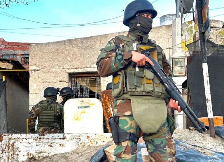 Trelew: La Policía del Chubut detuvo a dos sujetos por tentativa de robo con arma blanca