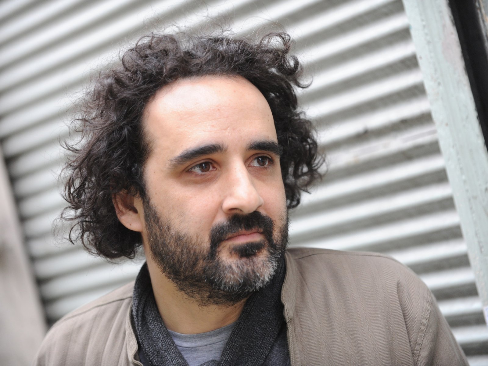 Un nuevo libro reúne la obra en prosa de Martín Gambarotta