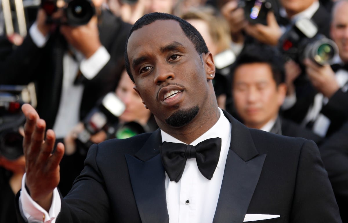 Una mujer acusa a Sean Combs y a otro famoso de violarla cuando ella tenía 13 años