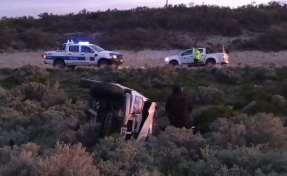 Volcó en la Ruta 3, luego de esquivar a un zorro y ante la presencia de un pozo