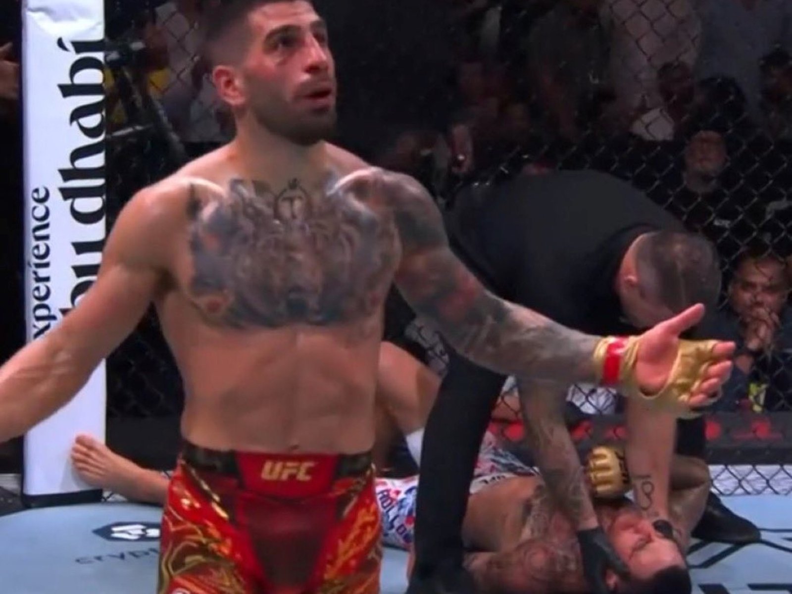 el brutal nocaut de Topuria sobre Holloway que impactó a todos en Abu Dhabi
