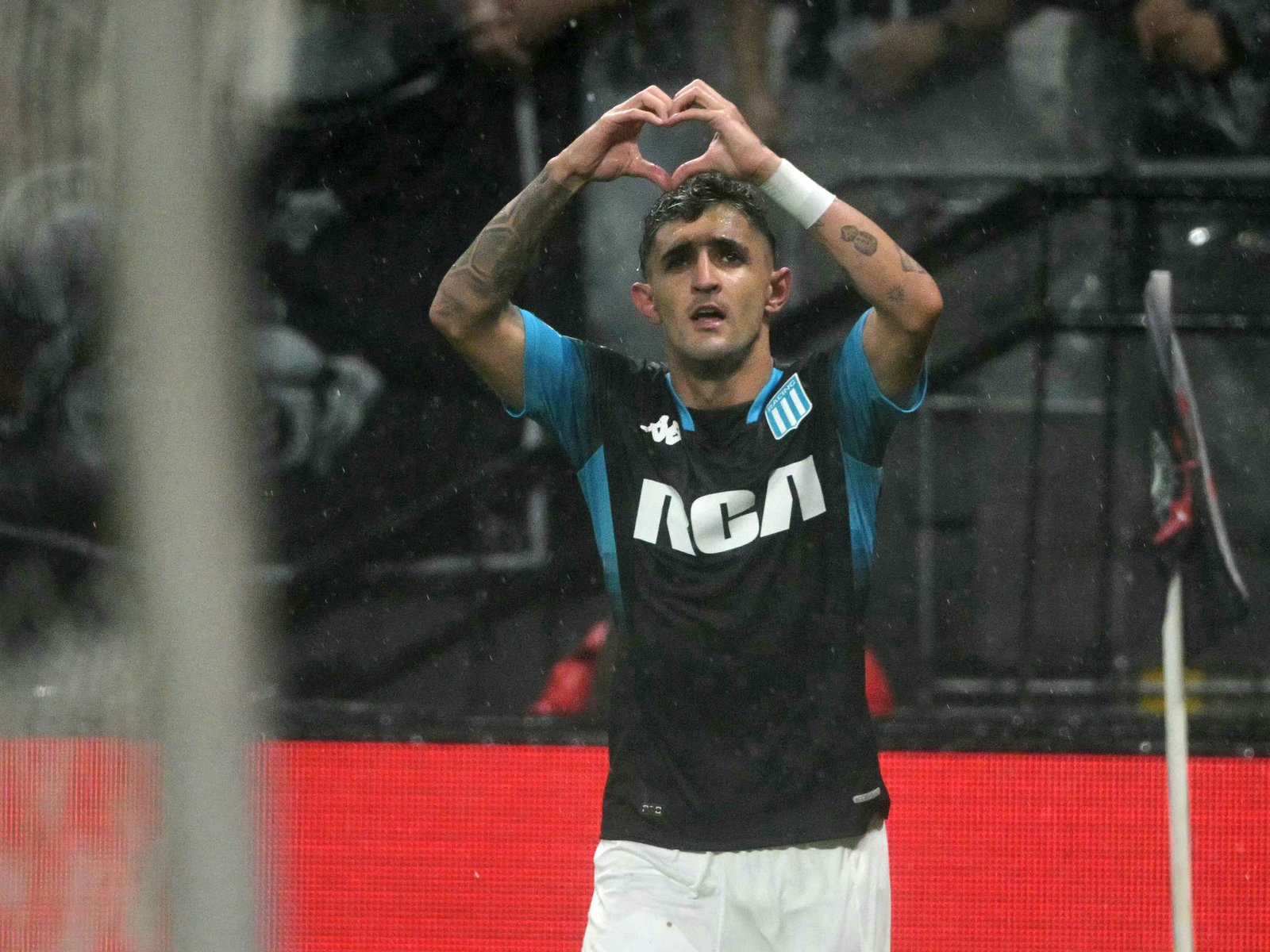 el golazo del uruguayo Martirena para que Racing se lleve un buen resultado de su visita a Corinthians