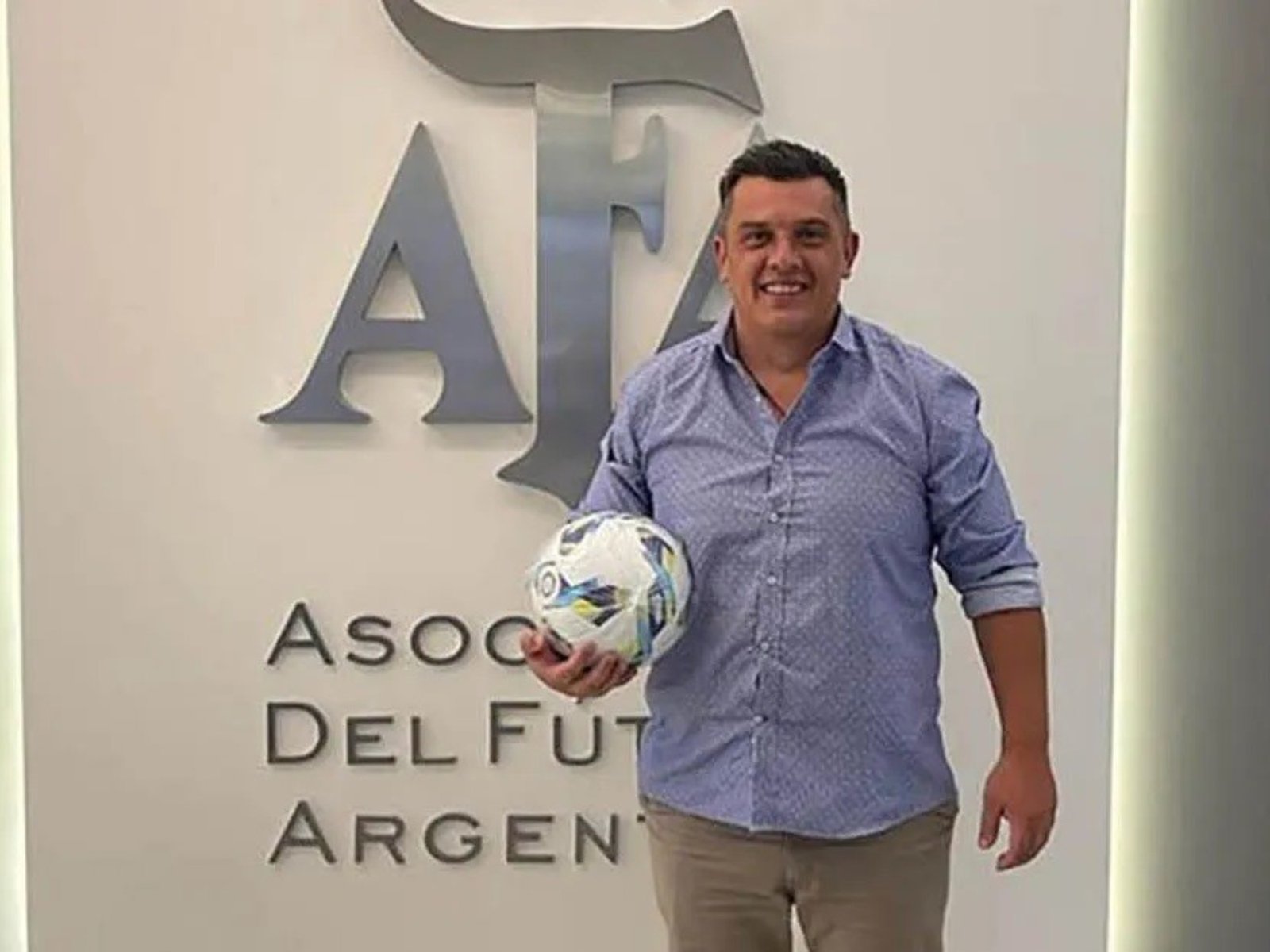 el presidente, su hijo y más dirigentes investigados por ganar 4 millones de pesos apostando contra su equipo