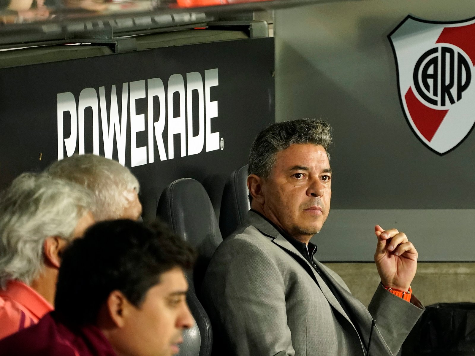 la caricia de un banderazo en el Monumental
