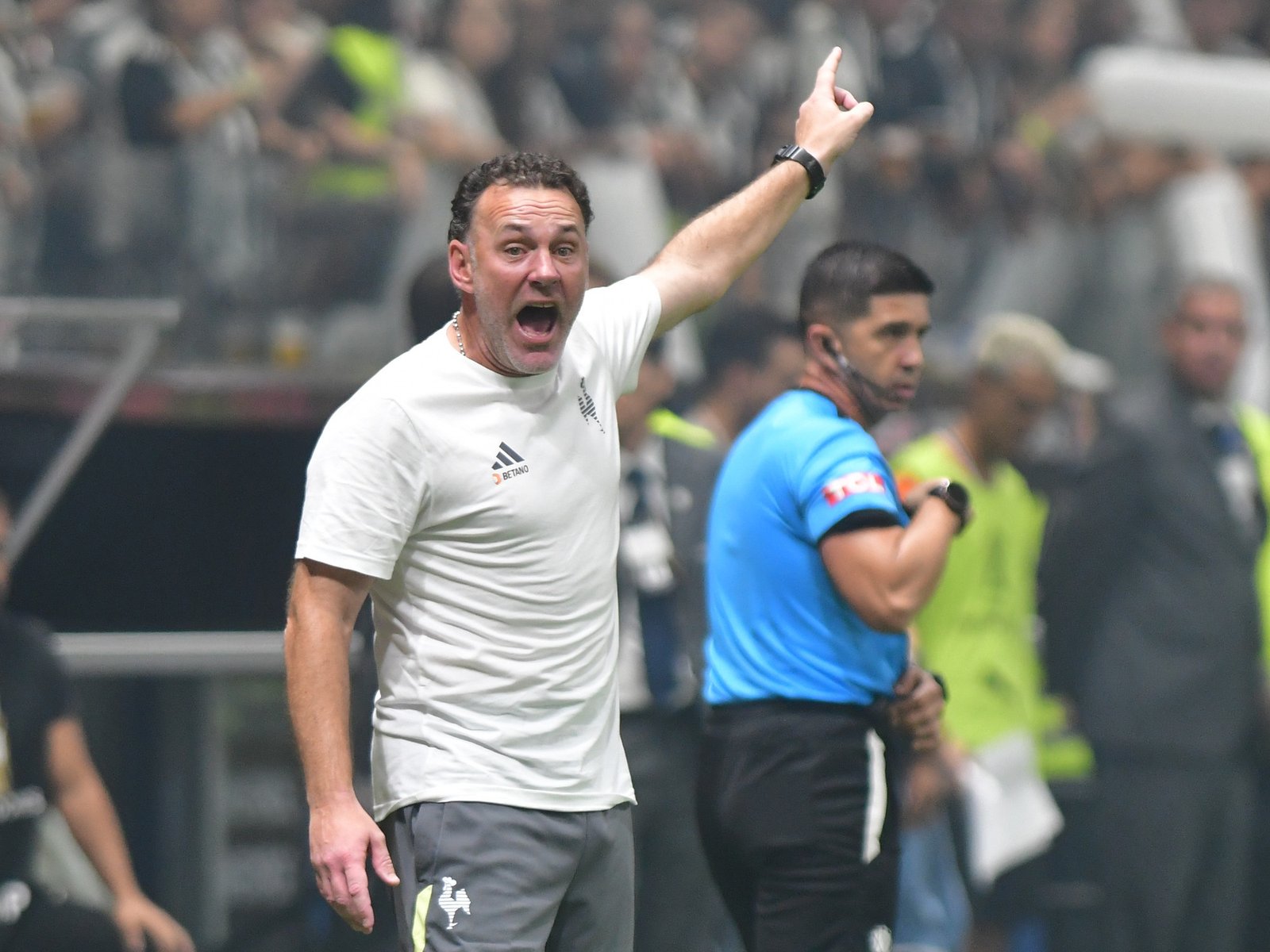 le metieron tres goles al Atlético Mineiro de Milito en el Brasileirao