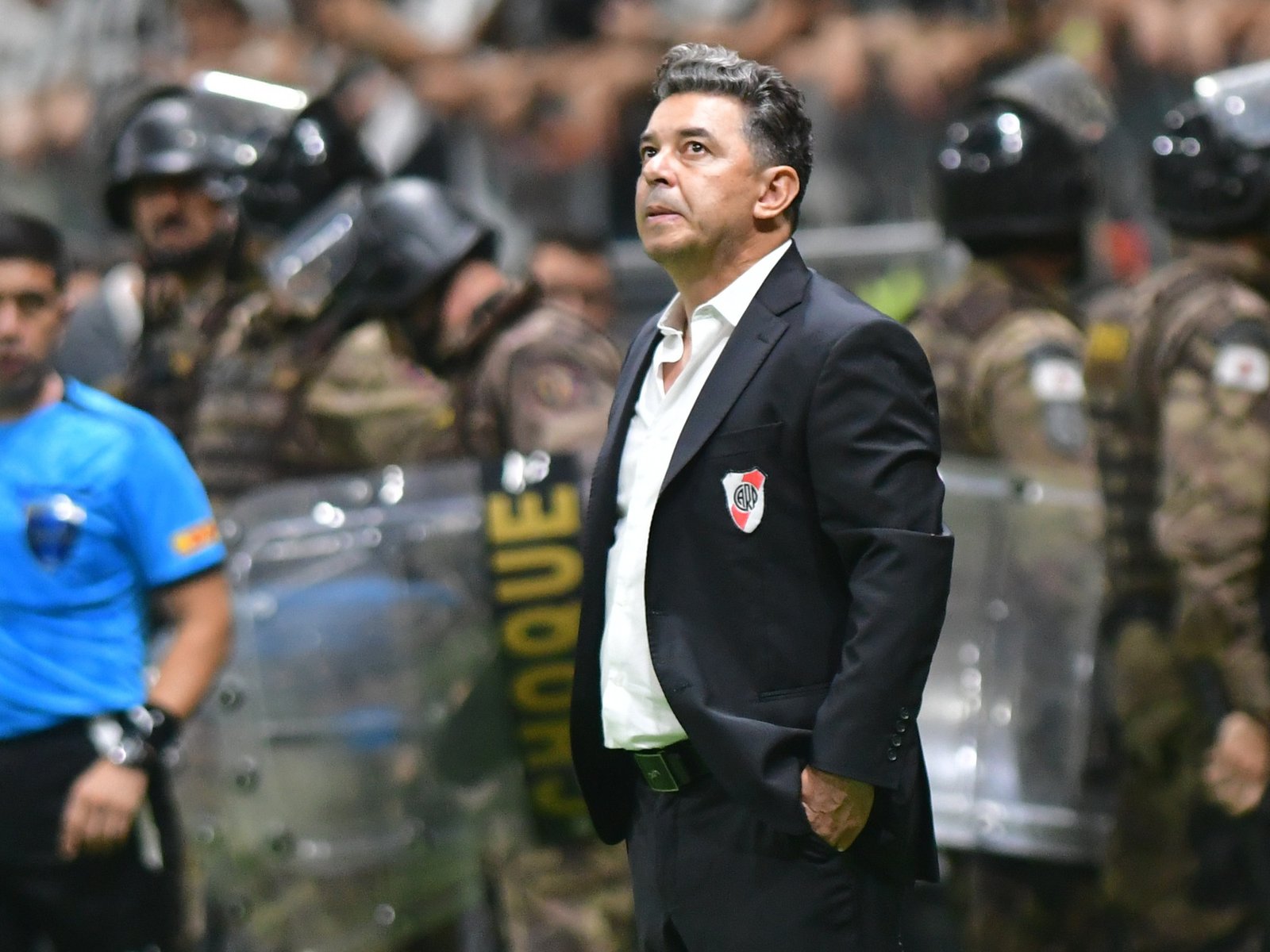 pasaron diez meses de la salida de Enzo Pérez y el 5 no aparece