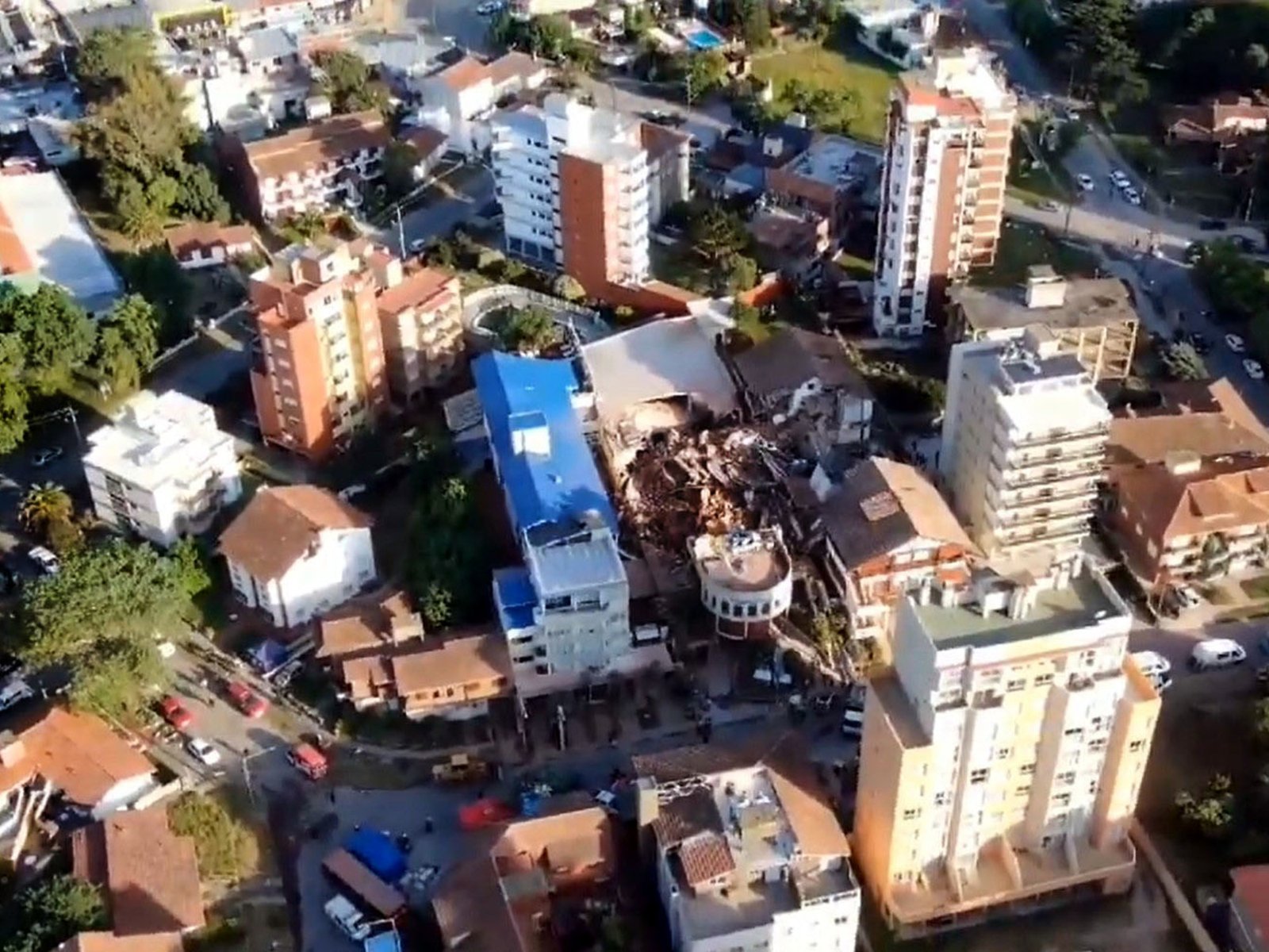 qué dijo el intendente sobre el derrumbe del hotel Dubrovnik en Villa Gesell