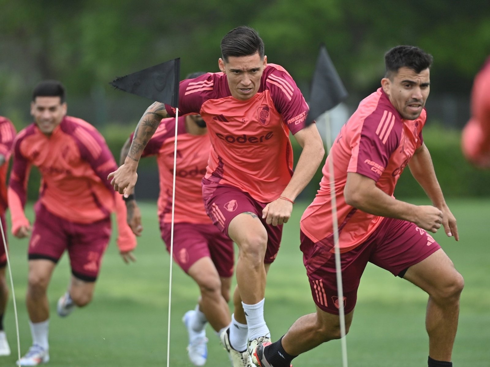qué hará Gallardo con Pezzella y Paulo Díaz en el partido con Vélez