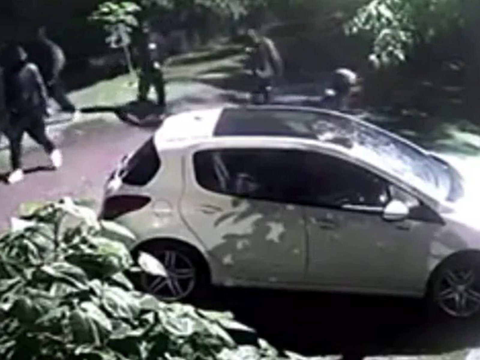 robo y terror en la madrugada para una pareja en La Plata