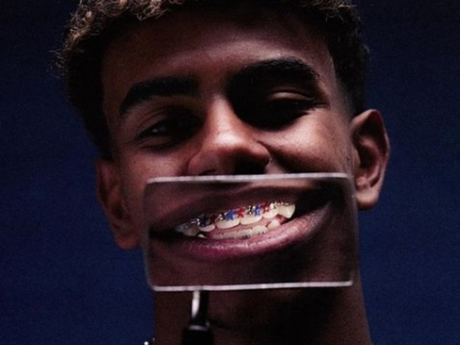 se puso brackets con los colores del Barcelona a horas del Clásico contra Real Madrid