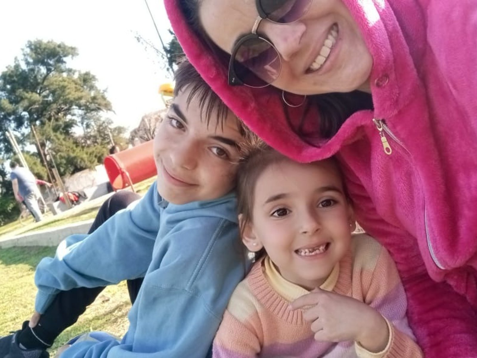 su hija dejó de crecer a los dos años y ella se puso al frente de la batalla por los “mini Messi”