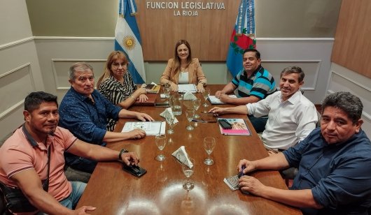 Avanzan mesas de diálogo entre el Gobierno y sindicatos de trabajadores