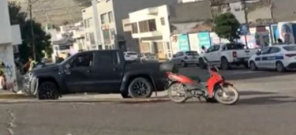 Accidente de tránsito: colisión vehicular con lesionados en la intersección de Rawson y España