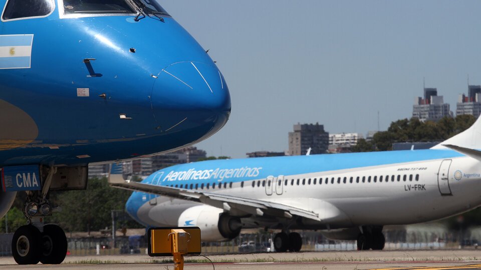 Aerolíneas Argentinas: avanzan las negociaciones entre el Gobierno y los gremios