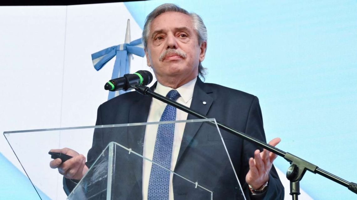 Alberto Fernández solicitó la “nulidad” de su citación en la causa Seguros