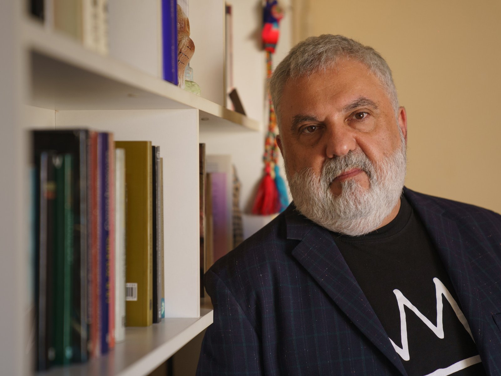 Alejandro Tantanian, entre los clásicos y un cabaret que se ríe de Milei