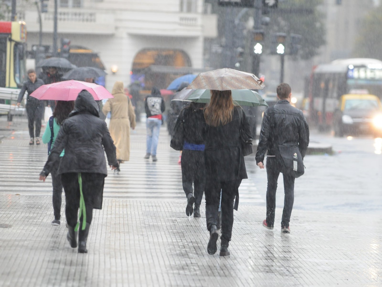 Alerta amarilla por fuertes tormentas en el AMBA y otras 13 provincias
