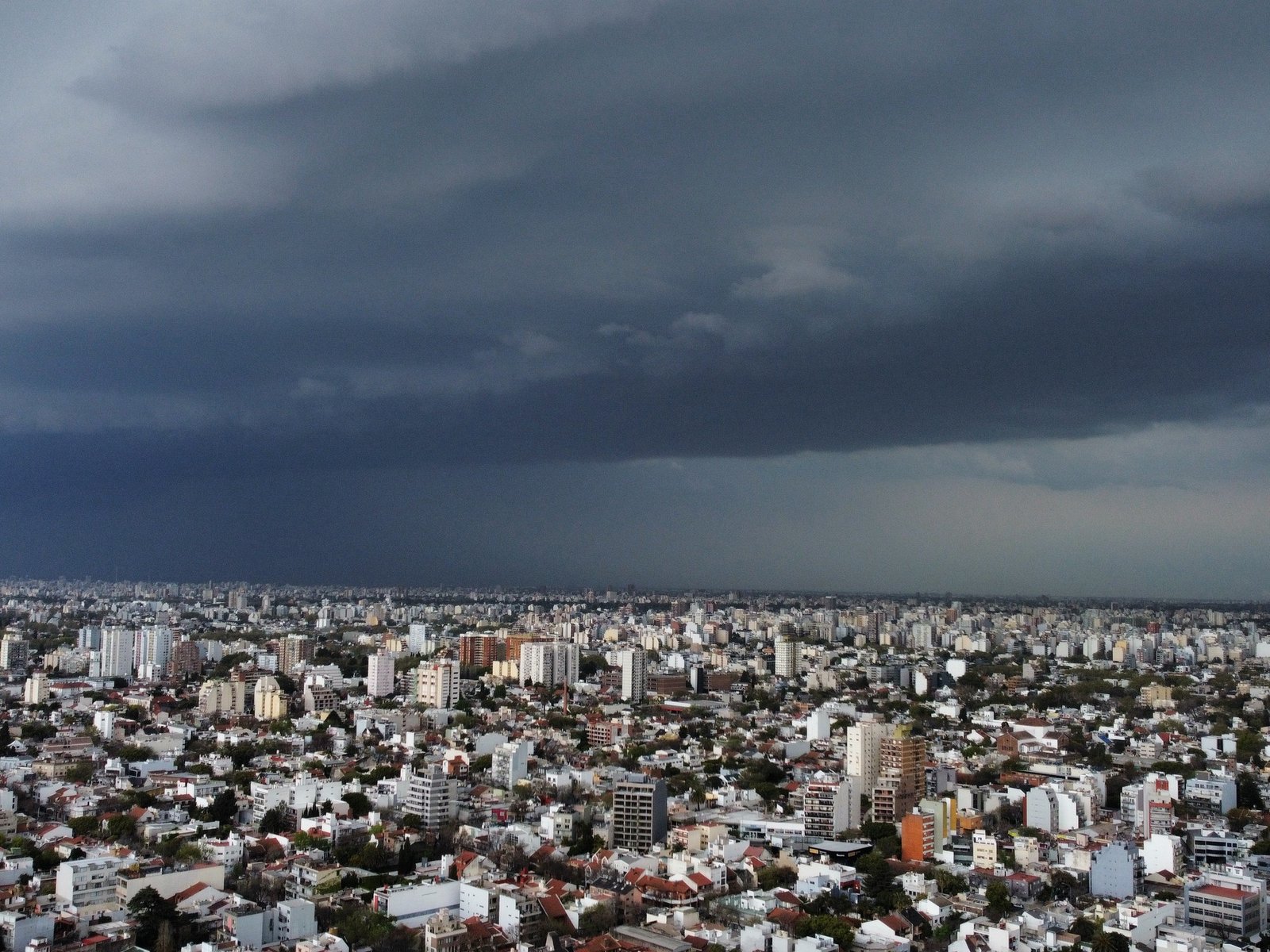Alerta naranja en la provincia de Buenos Aires por tormentas fuertes