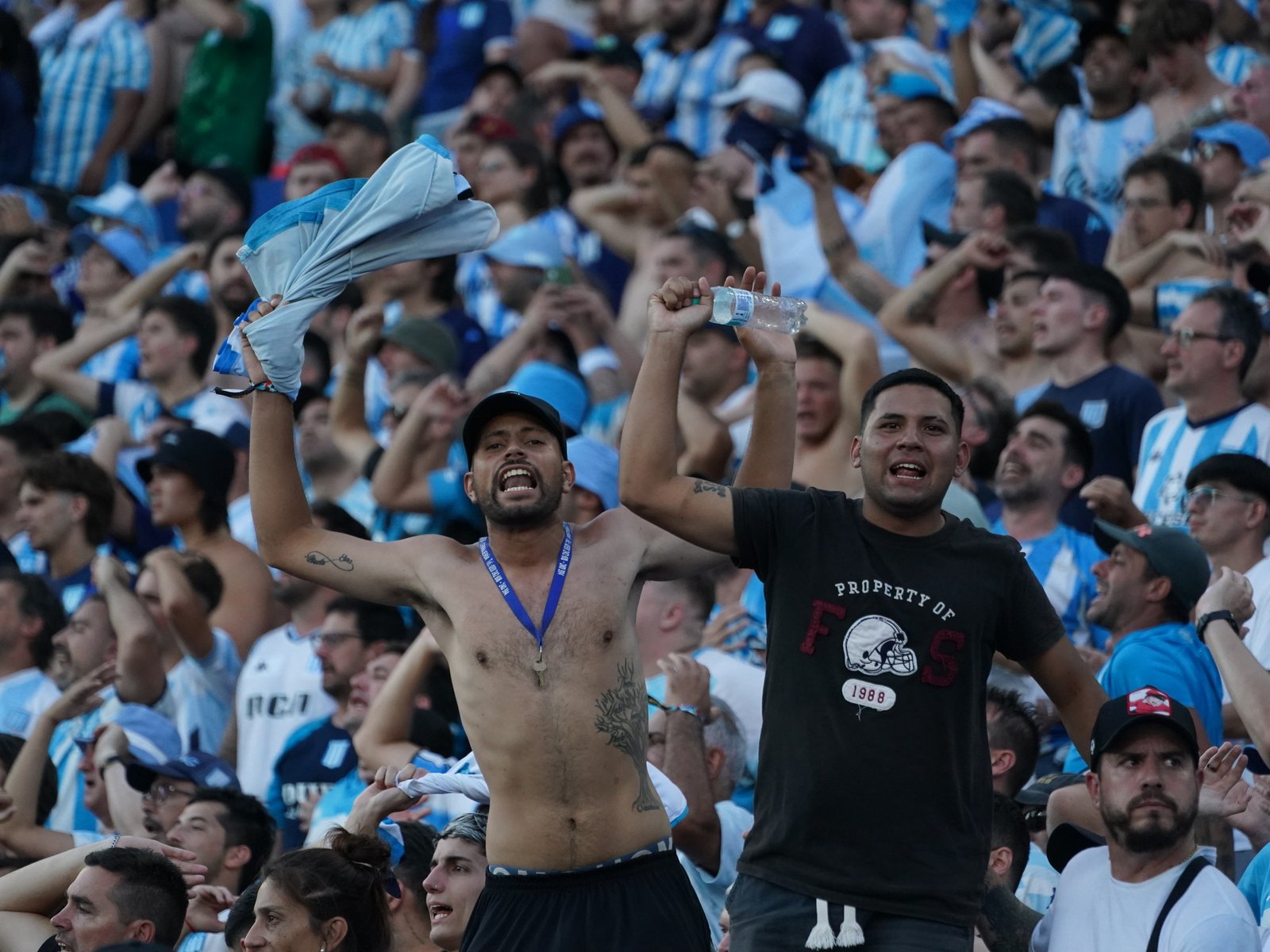 Asunción se convirtió en la capital mundial de los hinchas del Racing campeón de la Sudamericana