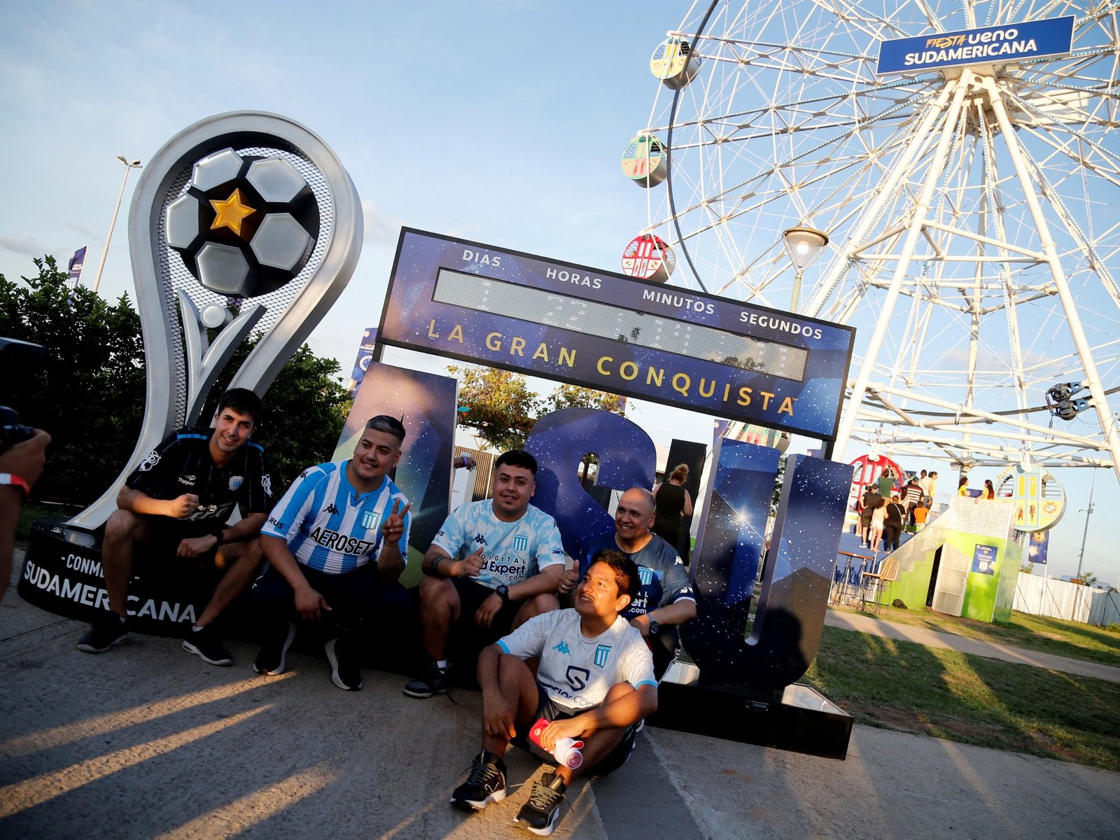 Asunción se tiñe de celeste y blanco esperando una alegría ante Cruzeiro