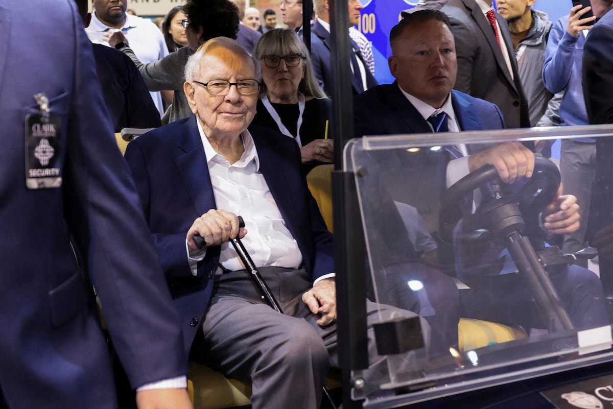 Berkshire Hathaway vende acciones de Apple y acumula 325.000 millones de dólares de liquidez | Empresas