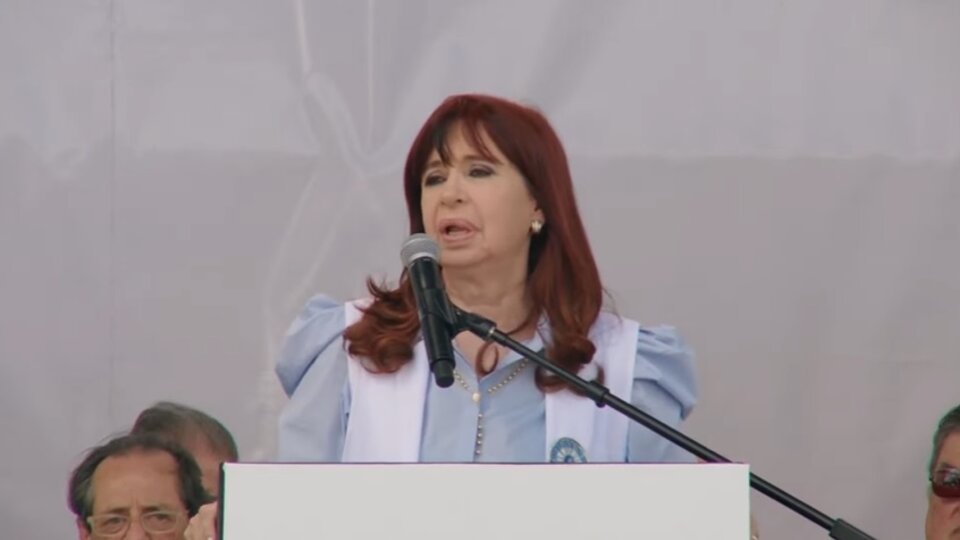 CFK: “Milei, ya que sos tan guapo, desregulá los medicamentos” | Acto de cierre del Encuentro Nacional de Salud