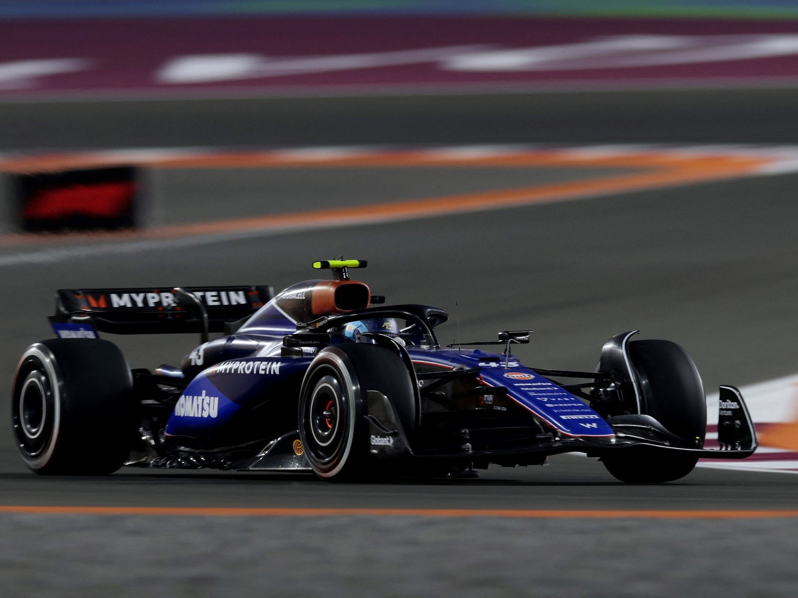 Colapinto, con mejores sensaciones, asombró con su sobrepaso a Checo Peréz en la carrera sprint que Norris le regaló a Piastri en el GP de Qatar de F1