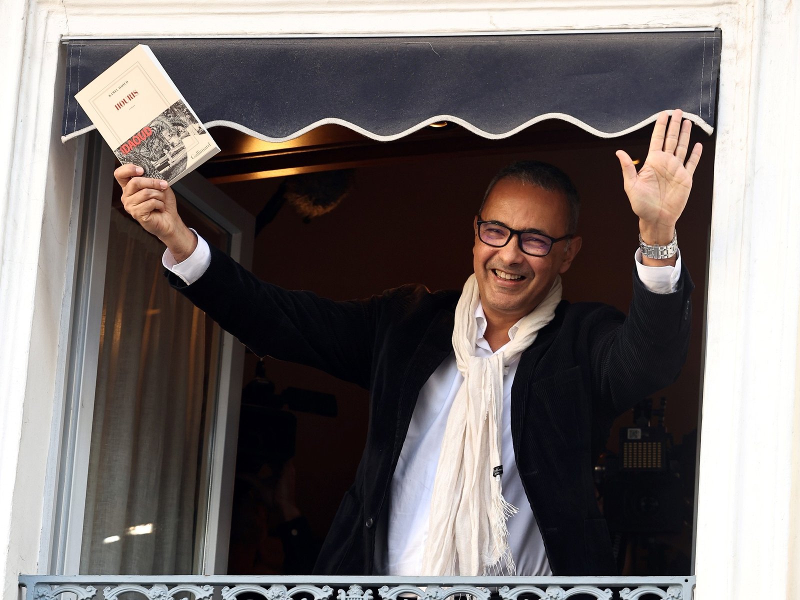 Denuncian en Argelia al ganador del premio Goncourt por usar secretos de una persona en su libro