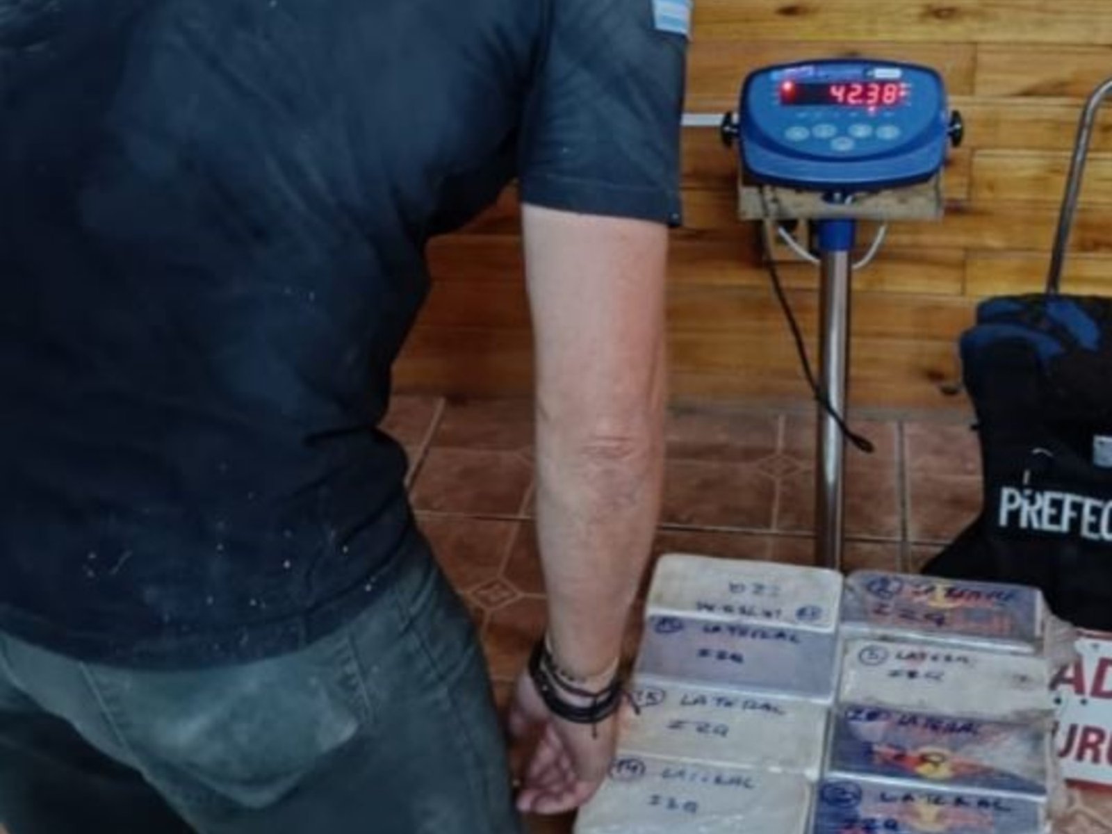 Detuvieron a un uruguayo que buscaba salir del país con más de 40 kilos de cocaína