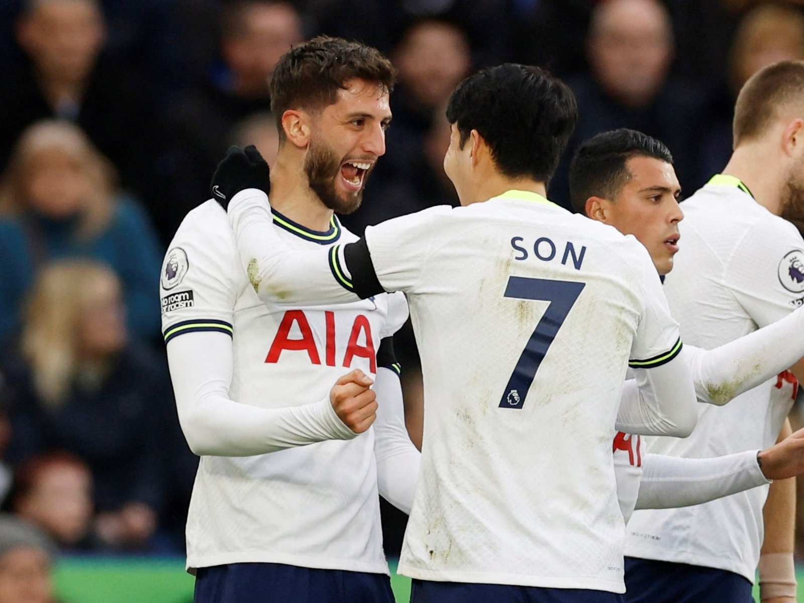 Durísima sanción de la Premier League al uruguayo Bentancur por un comentario racista sobre el surcoreano Son: “Todos se parecen mucho…”