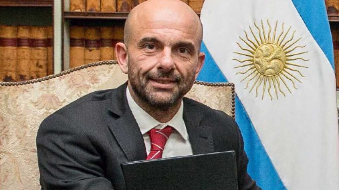 El Gobierno aseguró que Intercargo está en el listado para ser privatizada