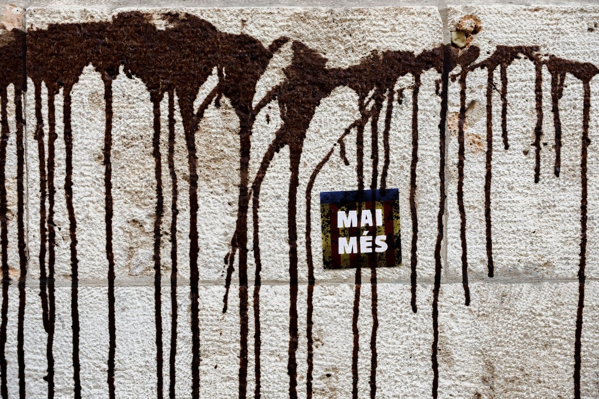 El Gobierno rehúye la disputa con Mazón para no agravar la desafección social | España