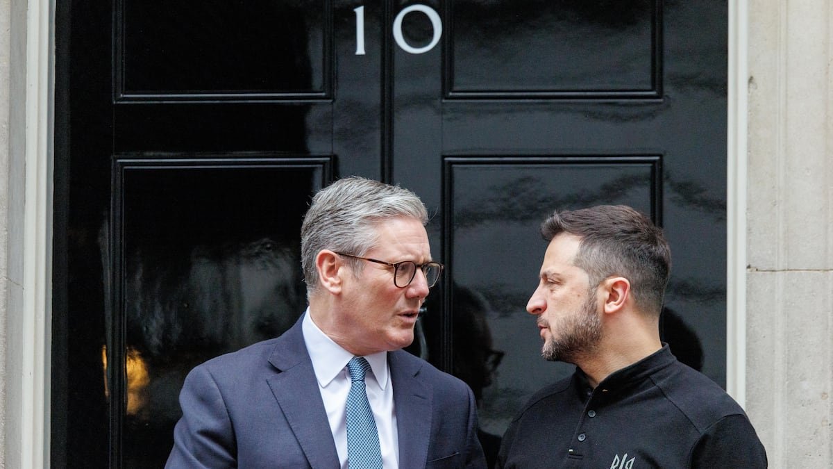 El Reino Unido se esfuerza en reparar puentes con Trump para evitar sus represalias contra Starmer | Internacional