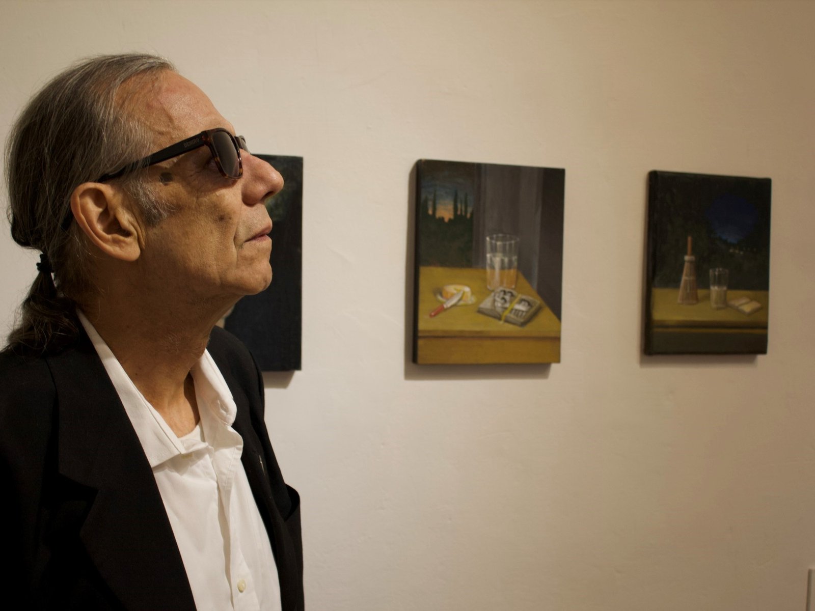 El artista Carlos Masoch propone el reposo como un gesto de resistencia